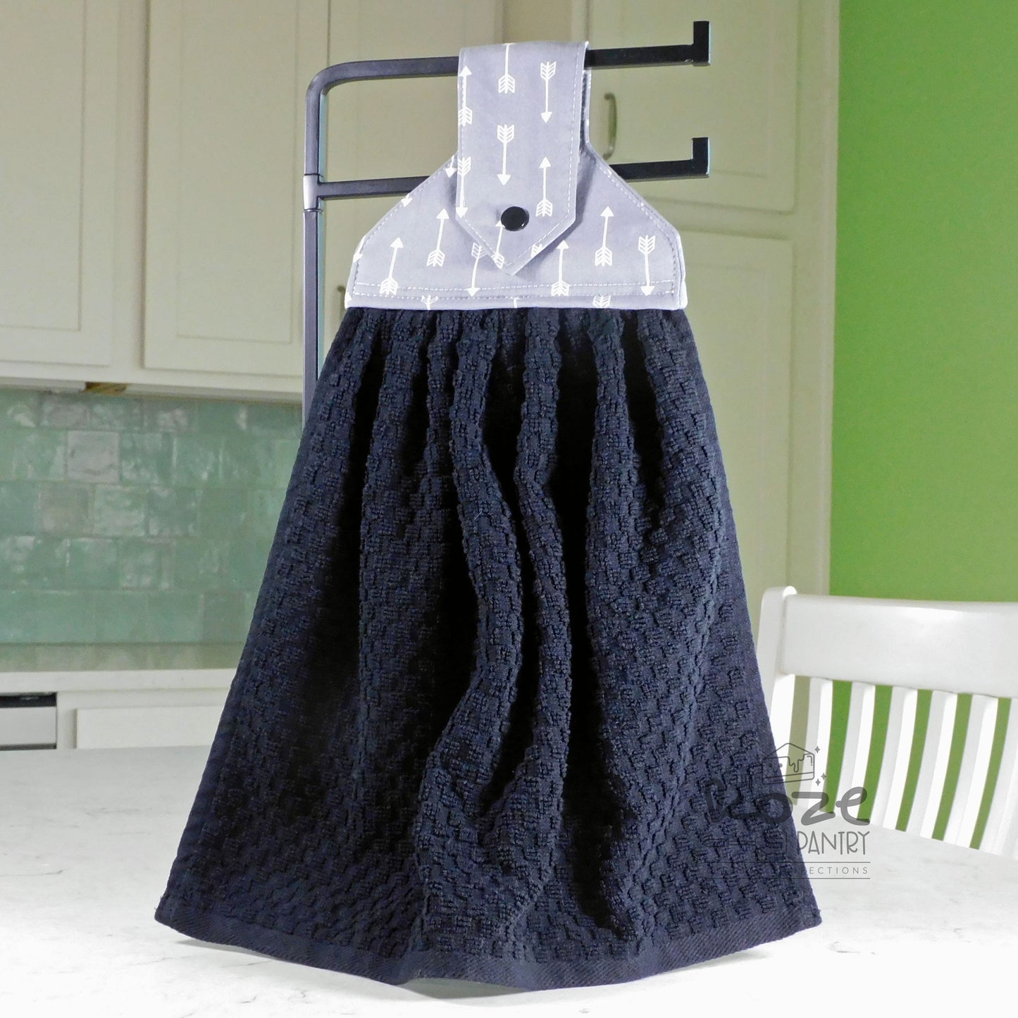 Gray Arrow Hanging Snap Towels